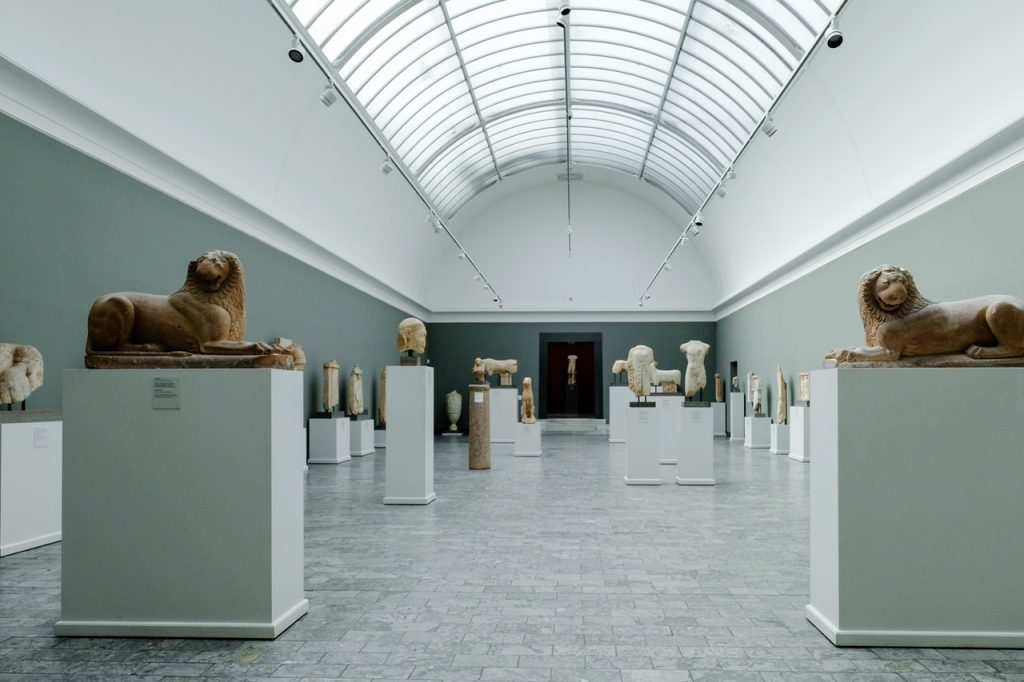 Spacious gallery